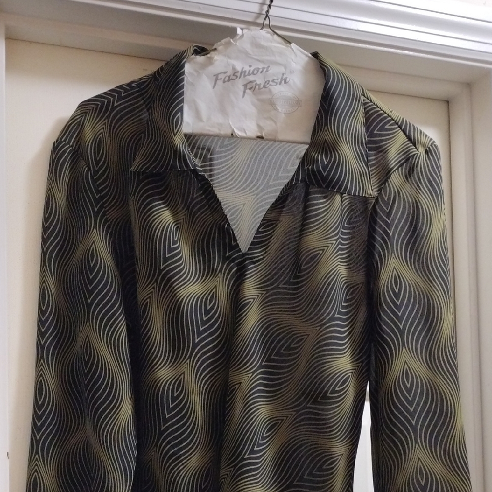 Women's Vintage Express Peacock Pattern Blouse